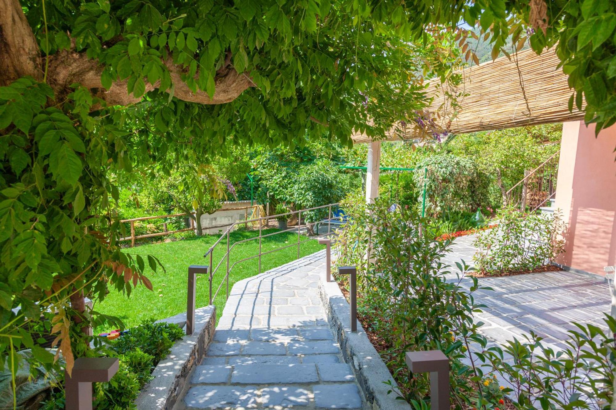 レヴァントLa Casa Dei Gliciniアパートメント エクステリア 写真