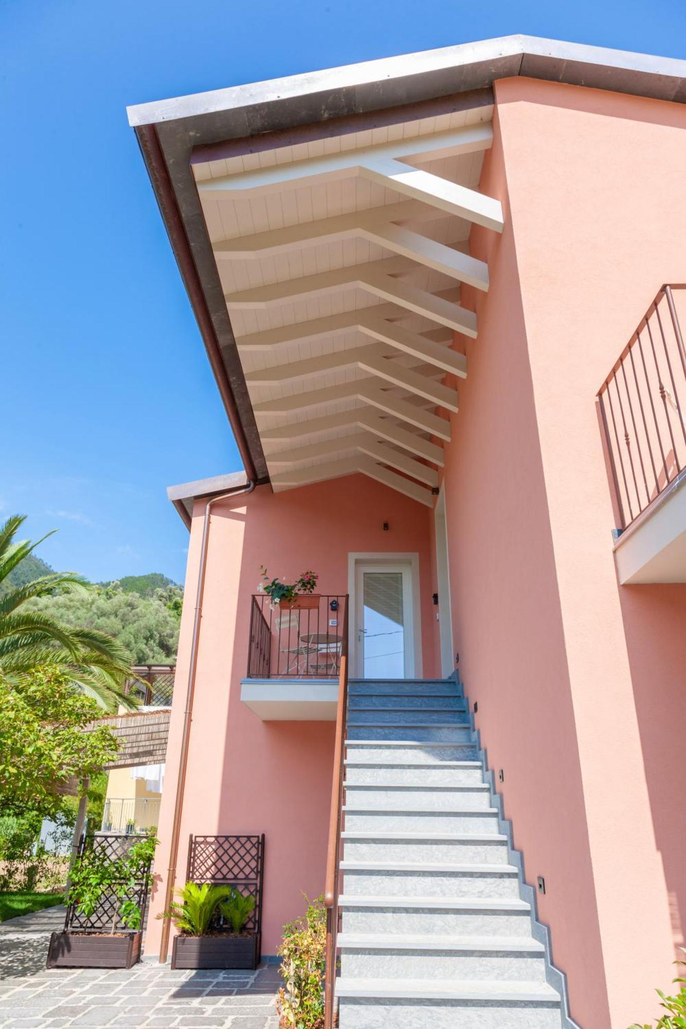 レヴァントLa Casa Dei Gliciniアパートメント エクステリア 写真